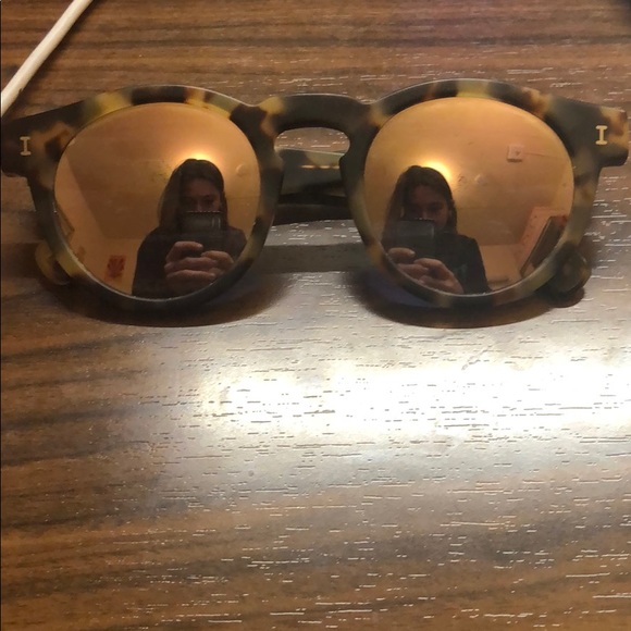 Illesteva sunglasses
